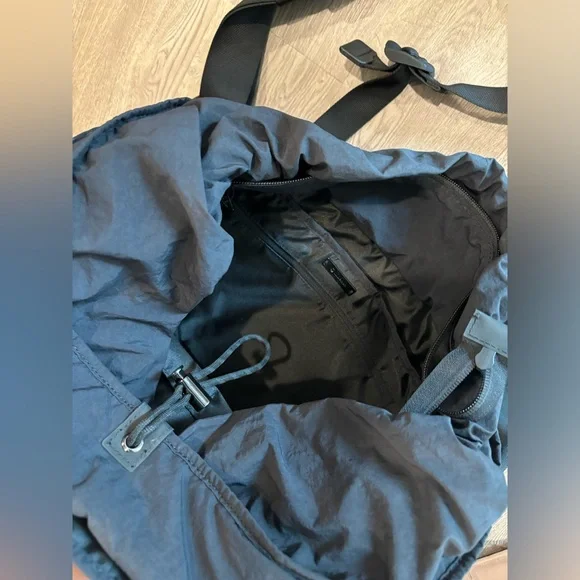 Lululemon Duffel Bag - Picture 4 of 4